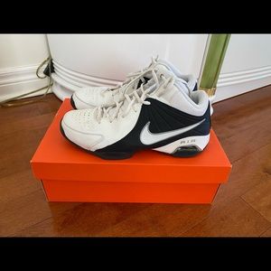 Women’s Nike Air Visi Pro Size 8.5 Basketball Shoes